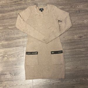 AGB long sweater with zipper pockets